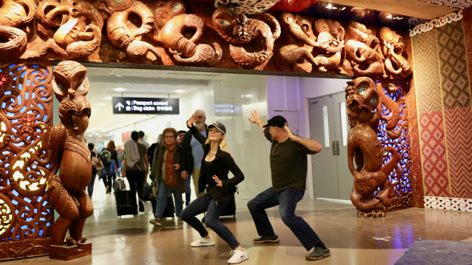 The pair have been photographed at Auckland Airport. (Photo / Supplied)