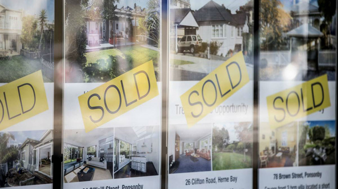 National house prices rose 6.2 per cent in the July year but Auckland prices are continuing to fall slightly, down 0.1 per cent in the same period. Photo \ NZ Herald 