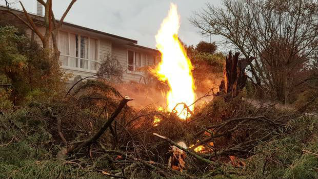 The area was under a severe thunderstorm watch to 9am, with added potential for strong wind gusts over 110 km/h, very heavy rain over 20mm per hour, hail and possibly one or two small tornadoes. Photo \ Getty Images