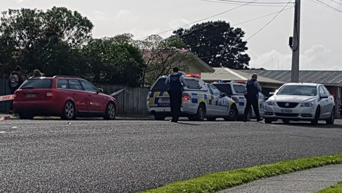 Officers at the scene in Puriri St. (Photo / Supplied)