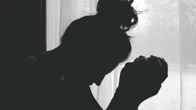 A young sexual assault victim said her assailant groped her and dragged her to his room, and yet police did not prosecute. Photo \ Getty Images