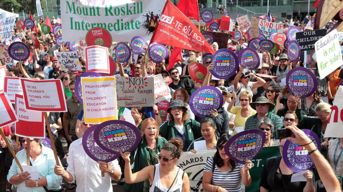 A week of rolling strikes would replce a two day national strike. (Photo / NZ Herald)