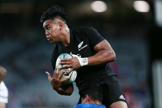 Julian Savea has told social media followers to 'count their blessings'. (Photo / Getty)