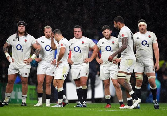 The English squad were left dejected by the referee's decision. (Photo / Getty)