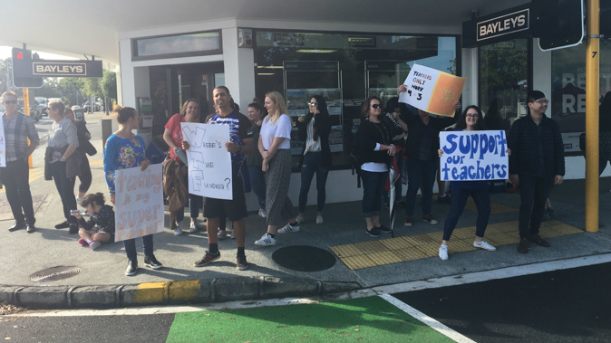 Teachers have been striking in Auckland today in the first of rolling strikes around the country. (Photo / ZB)