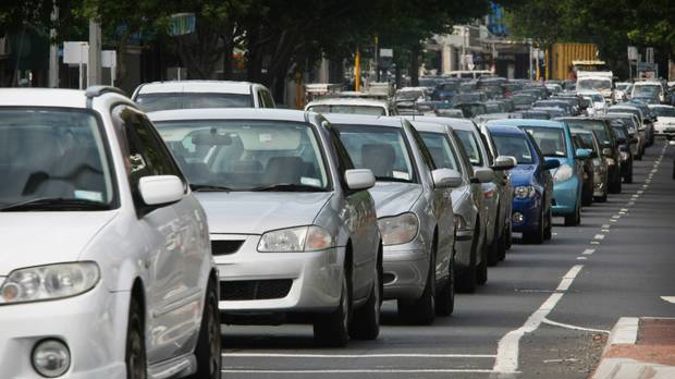 Traffic is heavy across all of Auckland's main motorways heading into the city. Photo / Greg Bowker