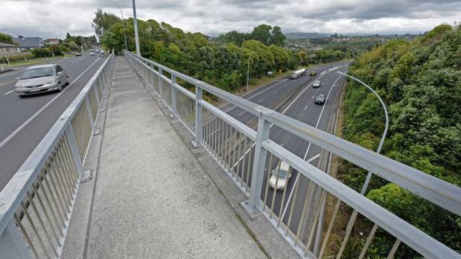 Cambridge Rd overpass, looking towards Bethlehem. Photo / George Novak