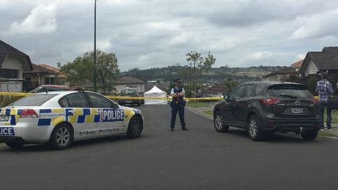 A police cordon at the scene in Flat Bush. (Photo / NZ Herald)