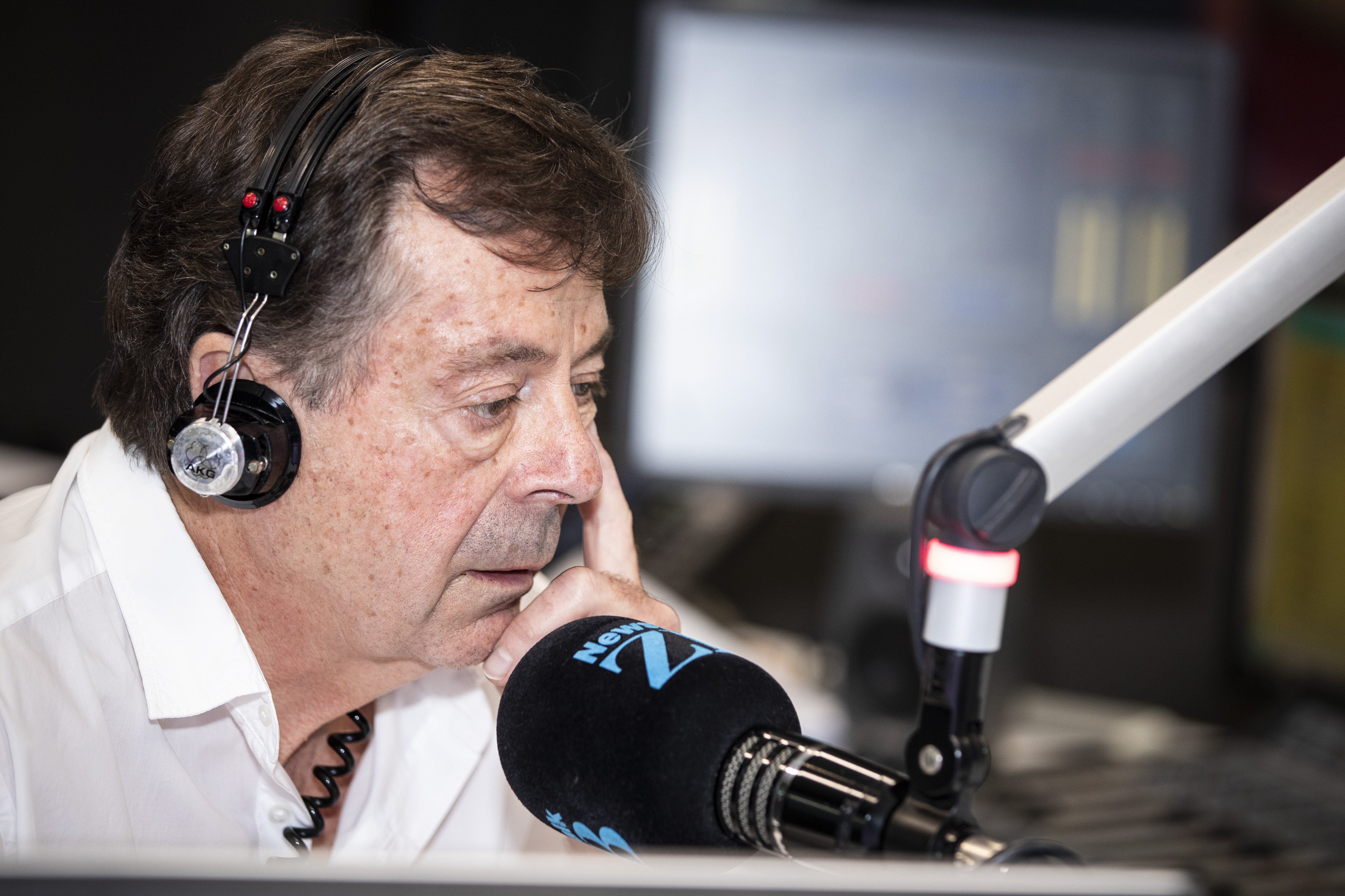 Leighton got emotional during his final minutes. 