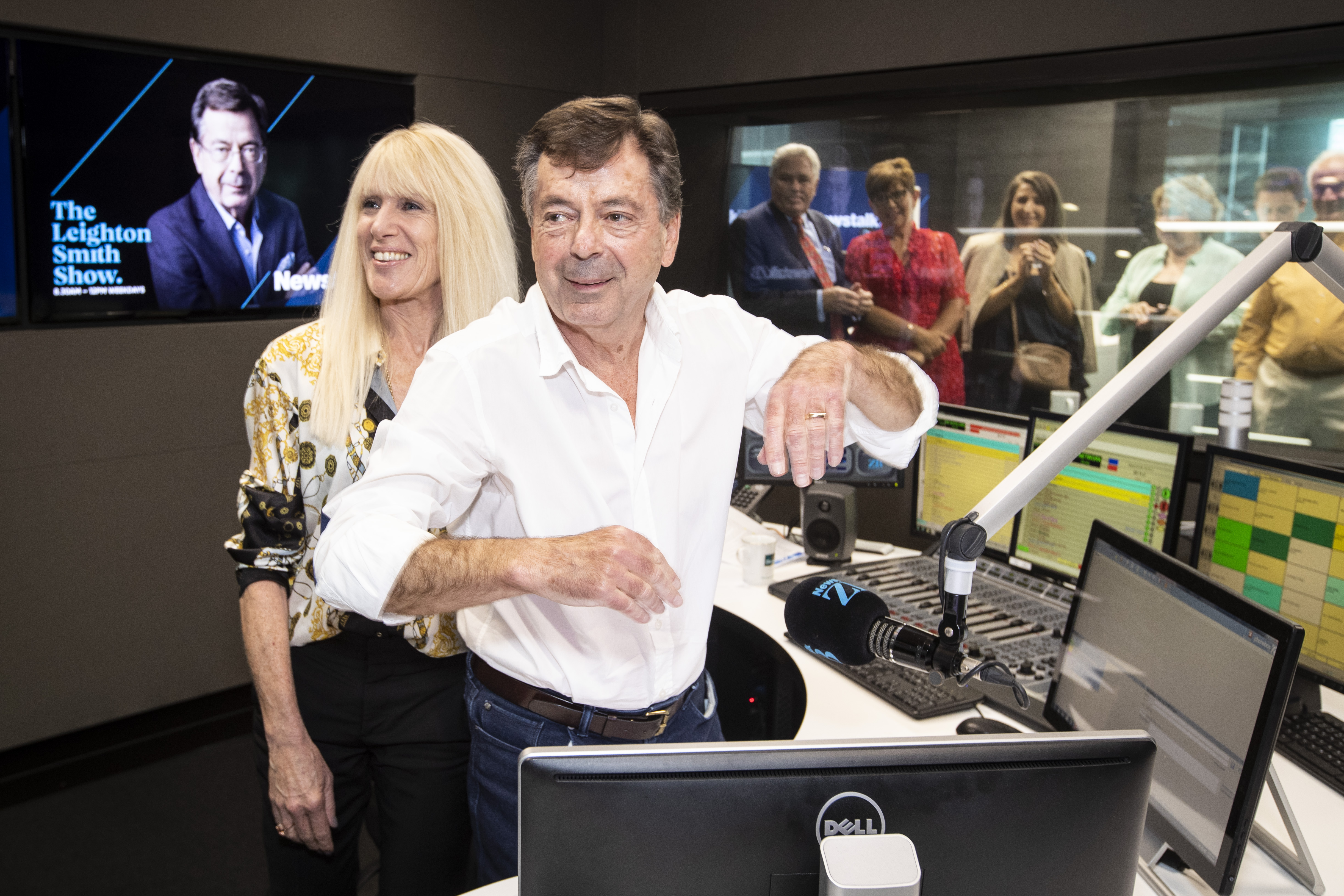 Just before midday, Leighton and Carolyn wrapped up their final show on air together. 