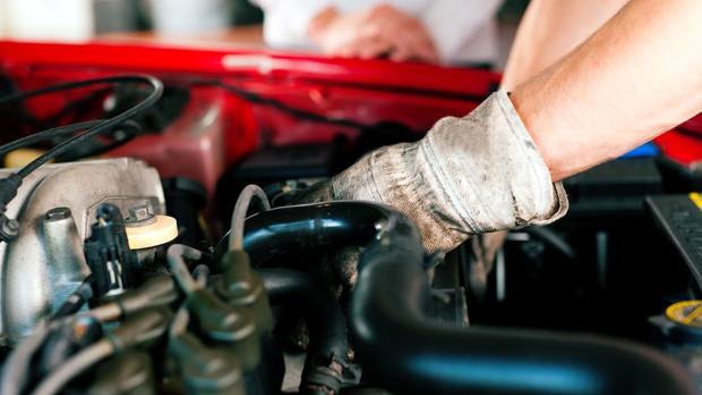 Owner Lee Wallace denied abusing the man, and said he simply told him to go to another mechanic. Photo / 123RF