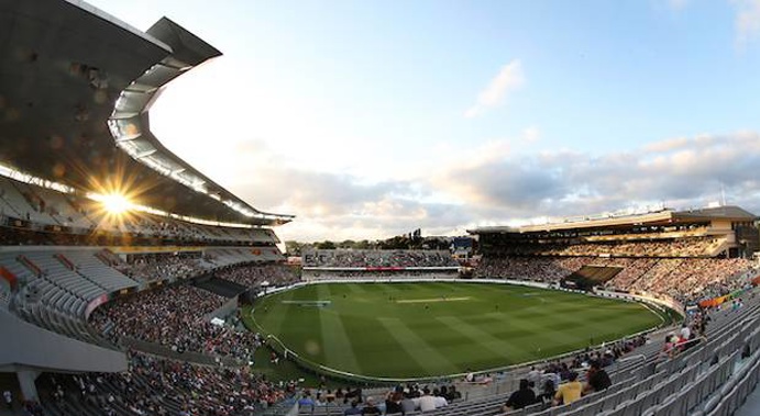 Eden Park is in big financial trouble and could run up losses of $80 million over the next decade, says a report commissioned by Auckland Council.