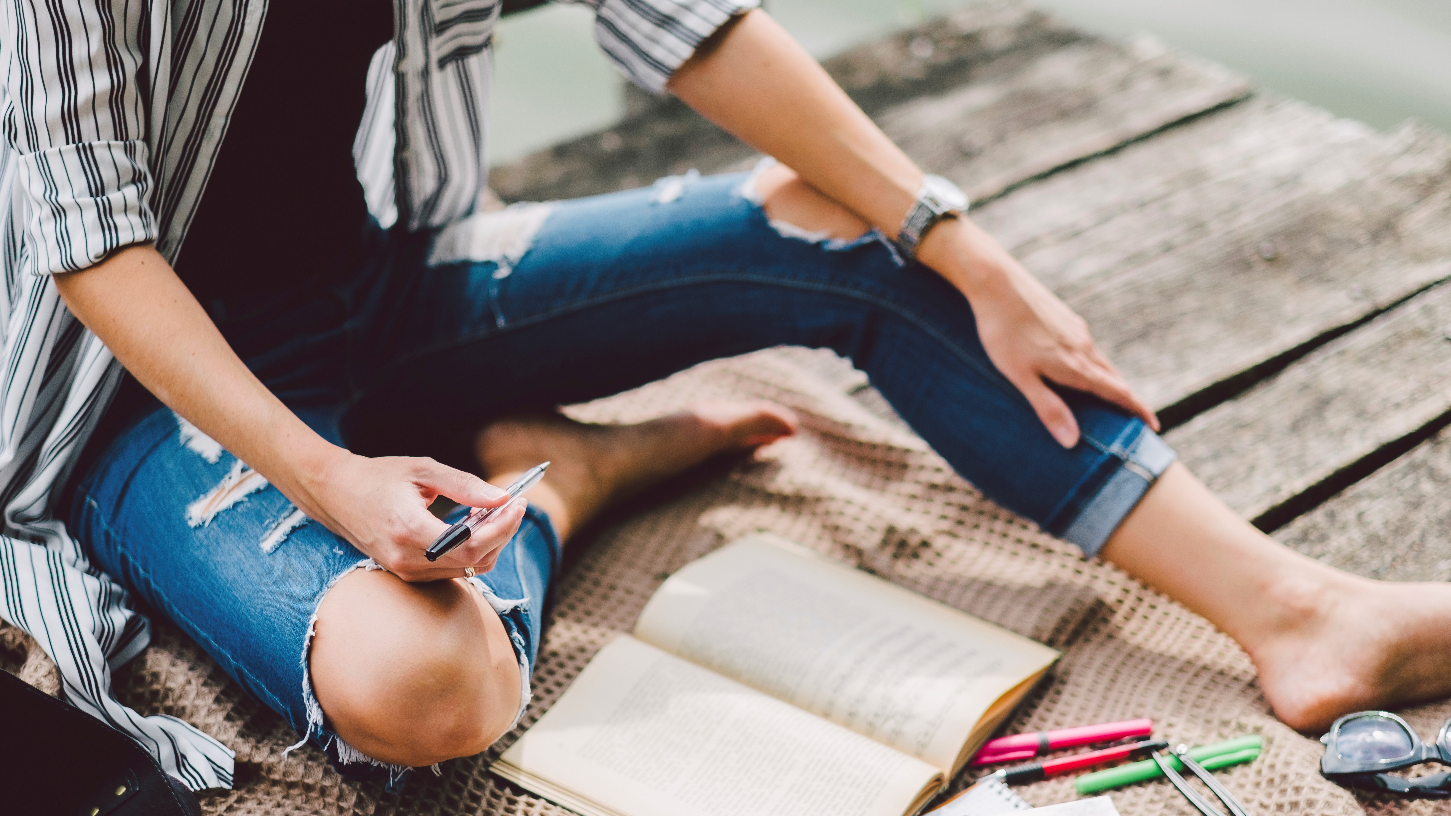 But despite that, students are turning up in ripped jeans, low cut tops and yoga tights. Photo / Getty Images