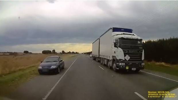 'Would have been carnage': Terrifying near miss on South Island motorway. (Video / Stephen Carter)