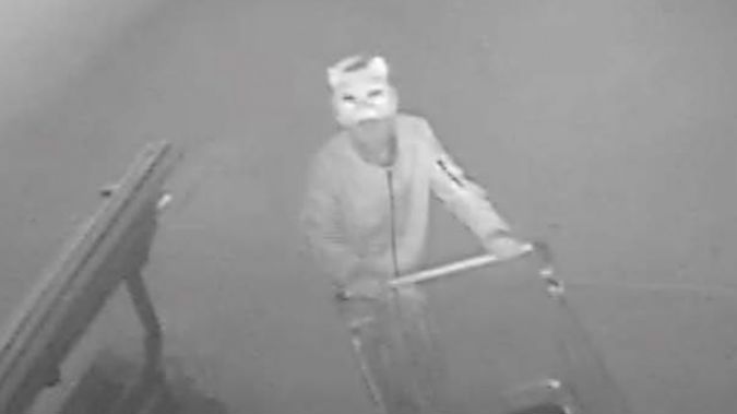 The man is being sought by police over an arson. (Photo / Police)