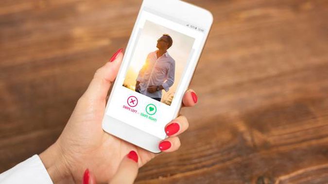 A man was struggling for an alibi after being caught using Tinder on his phone after getting spotted during a Hamilton police operation targeting drivers using their cellphones. Photo / 123RF