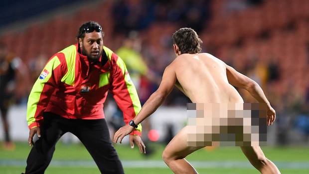 streaker-chiefs-blues-photosport.jpg?mode=crop&width=675&height=379&quality=80&scale=both