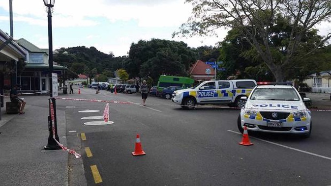 Police in Russell have evacuated businesses and closed streets following a threat.