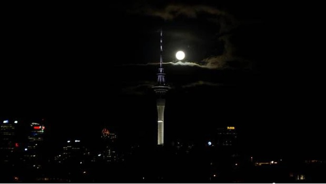 'Big flaming ball' thought to be a meteorite sighted over Auckland