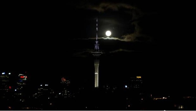 'Big flaming ball' thought to be a meteorite sighted over Auckland
