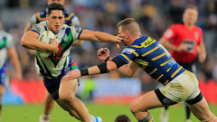 Roger Tuivasa-Sheck of the Warriors runs the ball. (Photo / Getty)