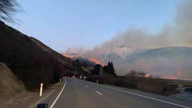 The Porter's Pass fire as it looked yesterday afternoon. (Photo / Jimmy Wilson)