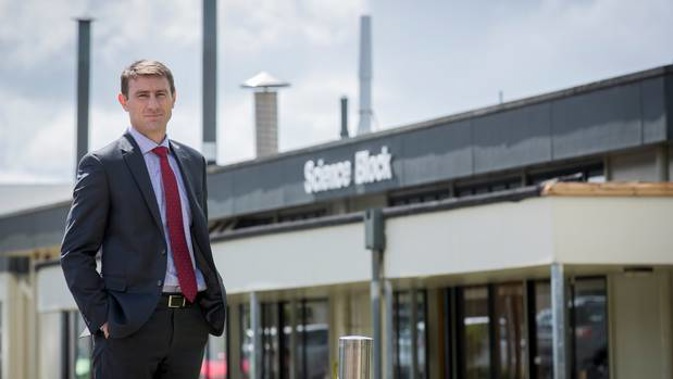 Macleans College principal Steve Hargreaves has cancelled the school's graduation dinner after police were called to a party where students were drinking alcohol before school. (Photo / File)