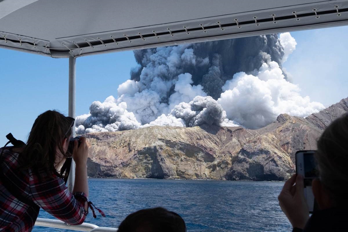 White Island's Volcanic Alert Level had been set at 2 - the highest short of an eruption - when it blew on December 9. Photo / Allessandro Kauffman