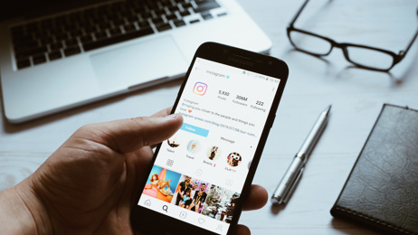 Wendy Thompson: Social media marketing CEO says influencers could be used to combat anti-vax info online