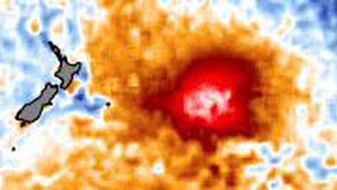 The patch, or blob, of hot water is a bit too far off the New Zealand coast for Kiwis to feel its benefits, but it is "extremely warm", experts say. Image / ClimateReanalyzer.org
