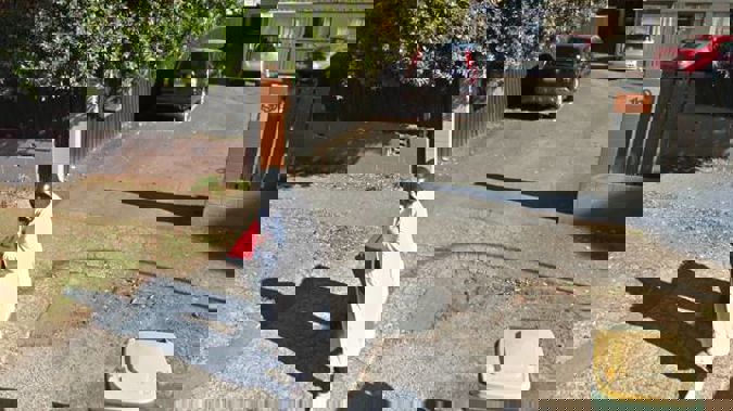 kiwi darth vader gets stuck into chores