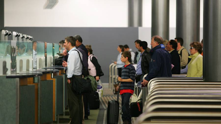 UK Correspondent on Turkey anti-terrorism arrests and denied US visas for anti-hate campaigners