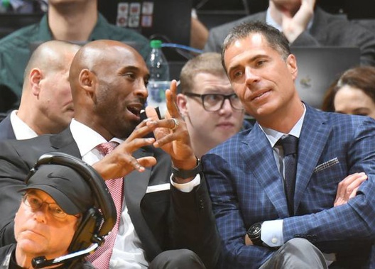 Kobe Bryant and Rob Pelinka in October 2018. (Photo / Getty)