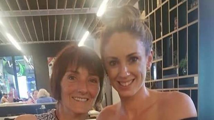 Renee West (right) with her mother Lesley Haughey, who has terminal cancer. Photo / Supplied