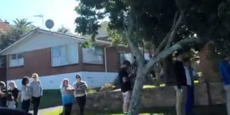 A queue stretches down Trafalgar St in Onehunga, Auckland for an open home on Saturday.