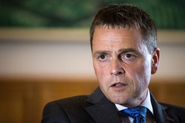 Auckland Grammar School headmaster Tim O'Connor has received 137 modems that he doesn't need/ Photo / Jason Oxenham