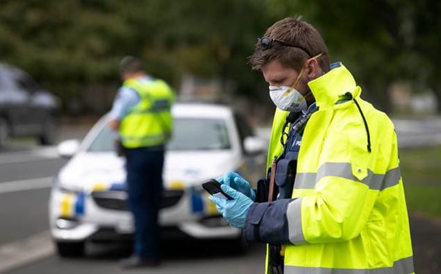 A Police roadblock during Level 4. (Photo / NZ Herald)
