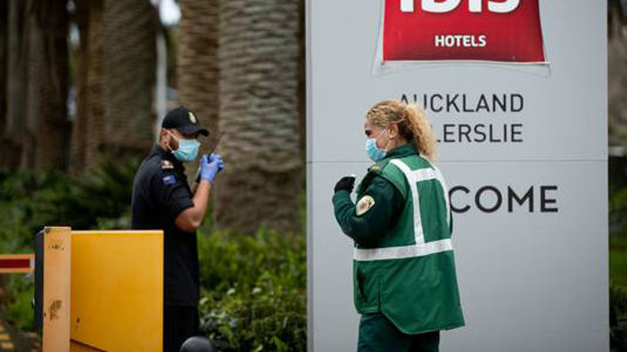 Heavy security presence at the Novotel Auckland hotel in Ellerslie yesterday, after two women who stayed there last week were confirmed as having Covid-19. (Photo / Dean Purcell)