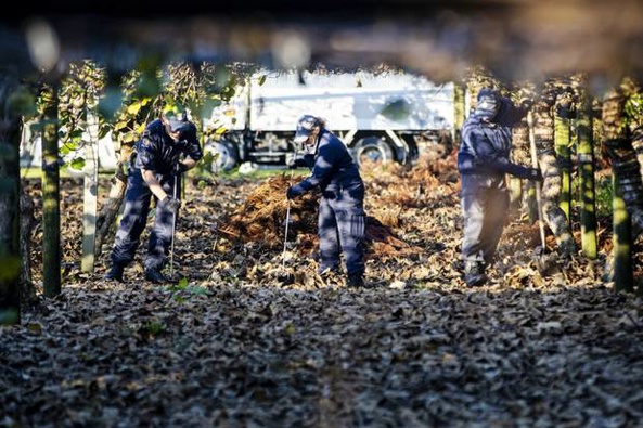 Detectives from the National Organised Crime Group have this morning executed search warrants targeting the homes and associates of the notorious Mongols motorcycle gang. Photo / Mike Scott