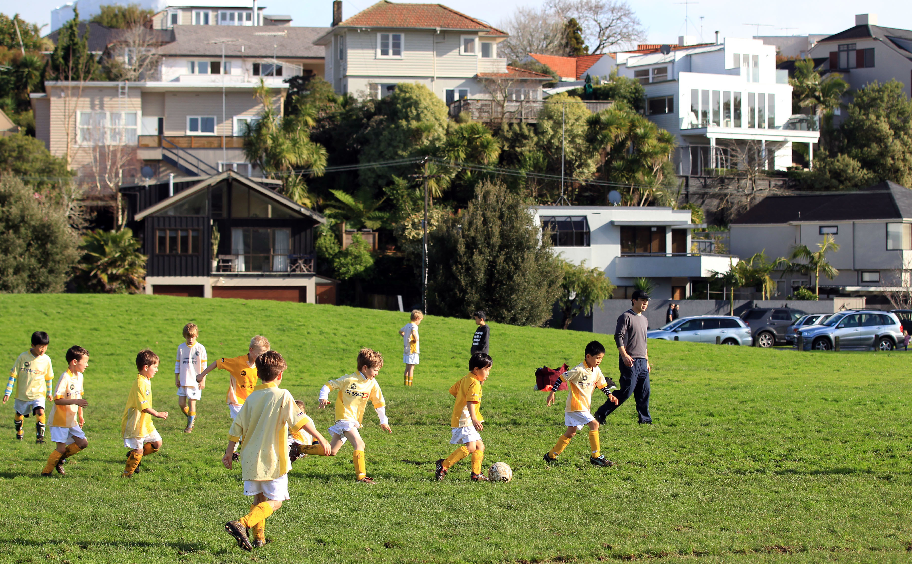 Growing concerns with the "accelerating" demise of physical clubs 