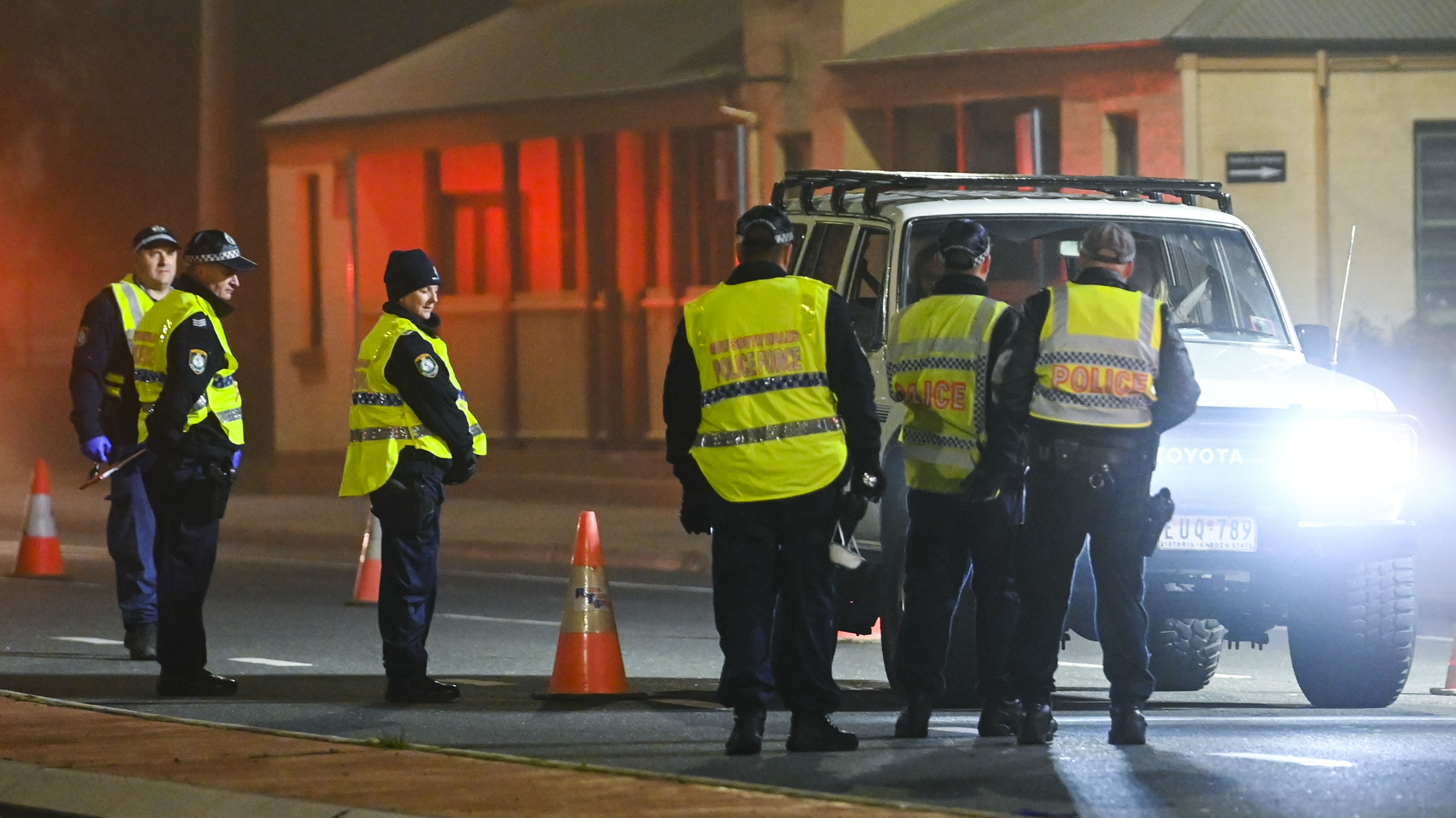 The border between Victoeia and NSW has also been shut. (Photo ./ AAP)