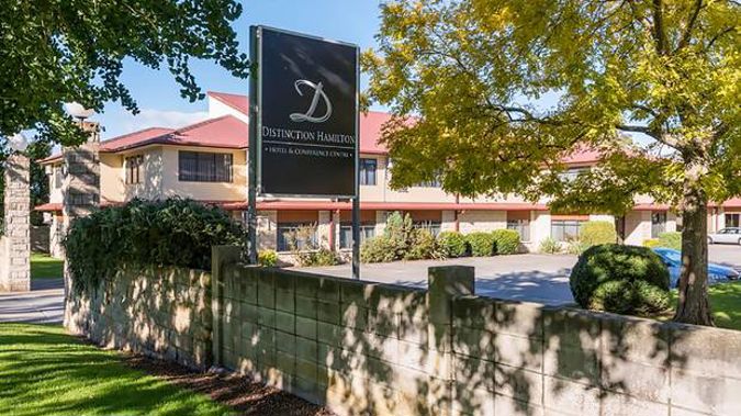 The Distinction Hotel in Hamilton where a family escaped quarantine to try and attend the funeral of a family member. (Photo / File)
