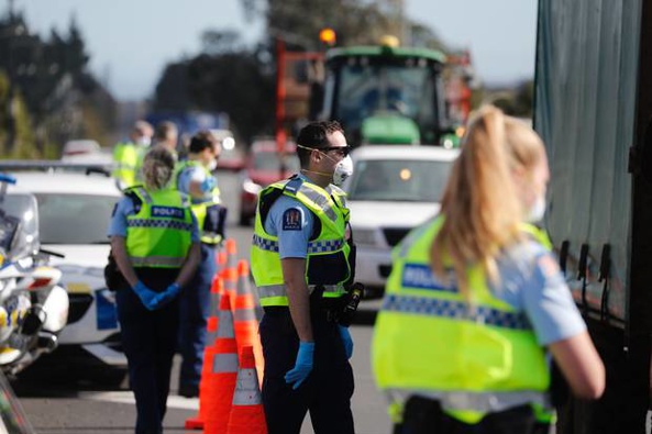 Police closed the State Highway 1 motorway at Bombay after 1pm today. Photo / Dean Purcell