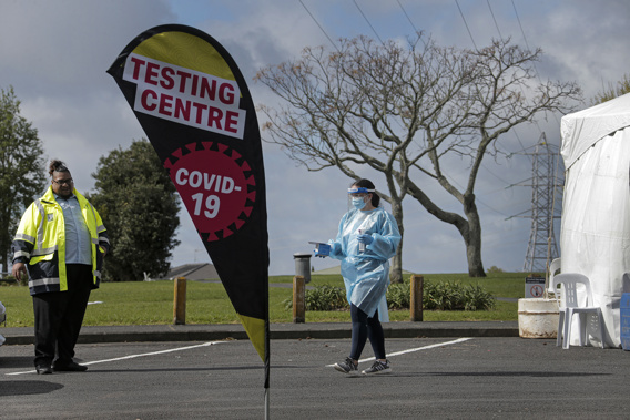 A testing centre in west Auckland. (Photo / NZ Herald)