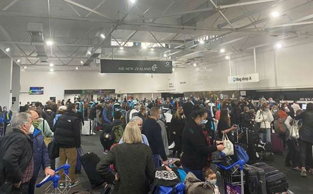 Crowds swarm to Auckland Airport domestic terminal. Photo / Supplied