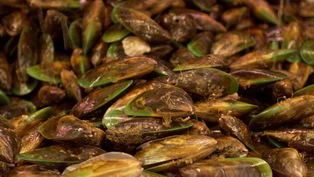 Mike van de Elzen: Hot smoked mussel pate