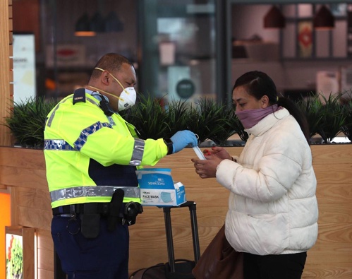 Professor Nick Wilson says Aucklanders should be wearing masks in schools, workplaces and supermarkets. (Photo / Greg Bowker)