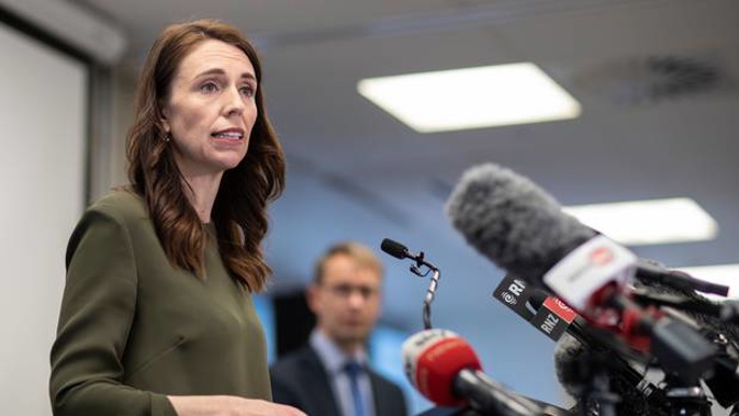 Prime Minister Jacinda Ardern with media in Auckland. (Photo / Supplied) 