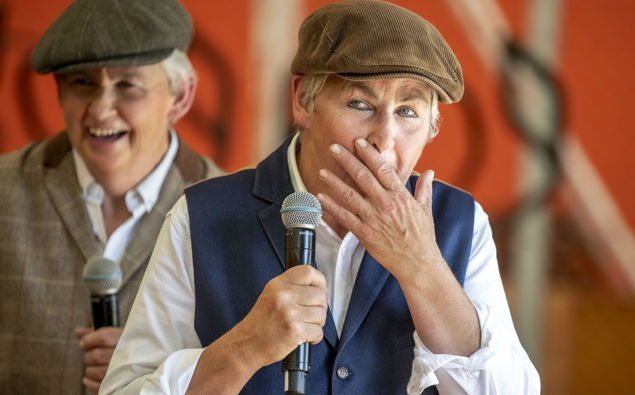 Dames Lynda and Jools Topp. (Photo / NZ Herald)
