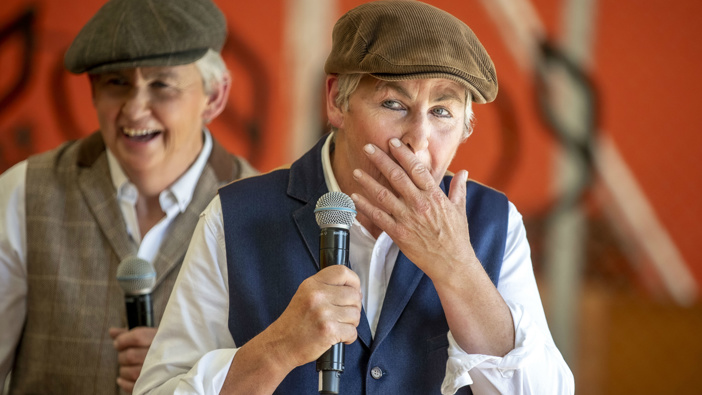 Dames Lynda and Jools Topp. (Photo / NZ Herald)